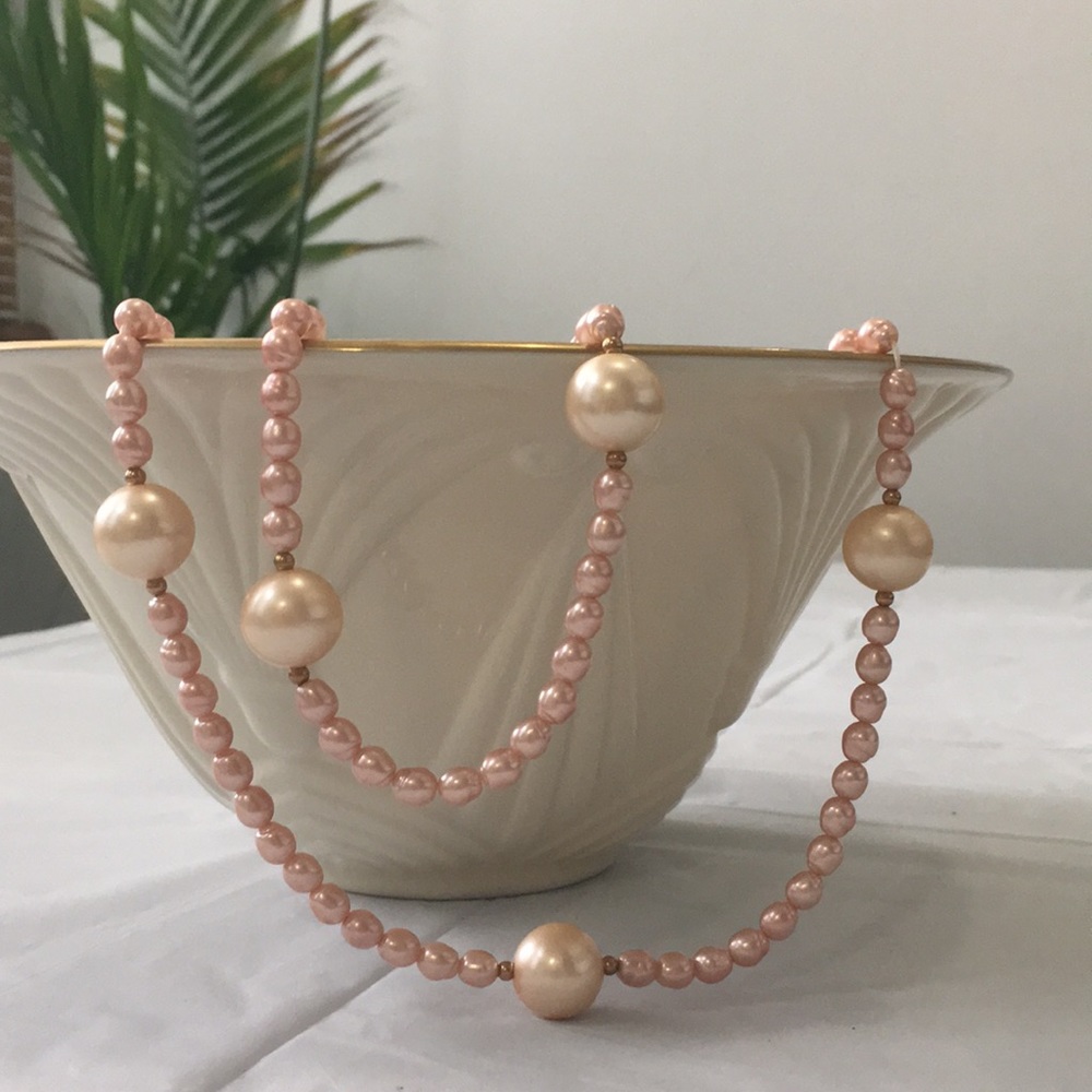 3/$10 - Great condition vintage pearl necklace